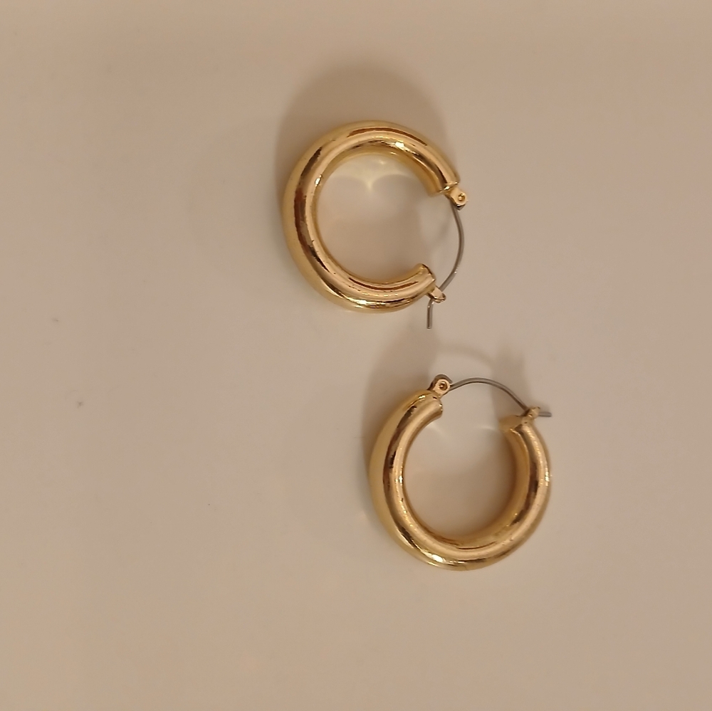 .75" Gold Hoops